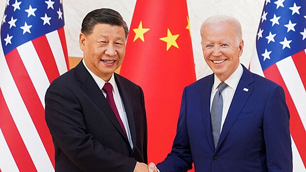 Americk prezident Joe Biden se seel s nskm protjkem Si in-pchingem. (14. listopadu 2022)