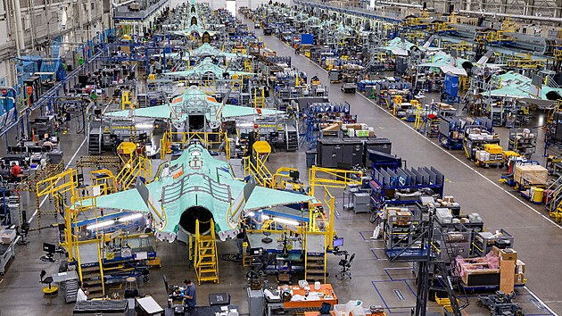 Tov�rna �Air Force Plant 4� na v�robu letoun� F-35 v texask�m Fort Worth