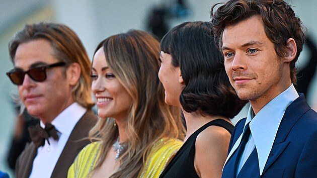 Harry Styles a Olivia Wilde pedstavili film To nic, drah na filmovm festivalu v Bentkch.