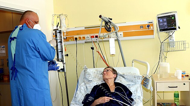 Ve Fakultní nemocnici Ostrava poprvé využili k léčbě nádorového onemocnění buněčnou terapii. Pacientkou byla Jenovefa Křístková.
