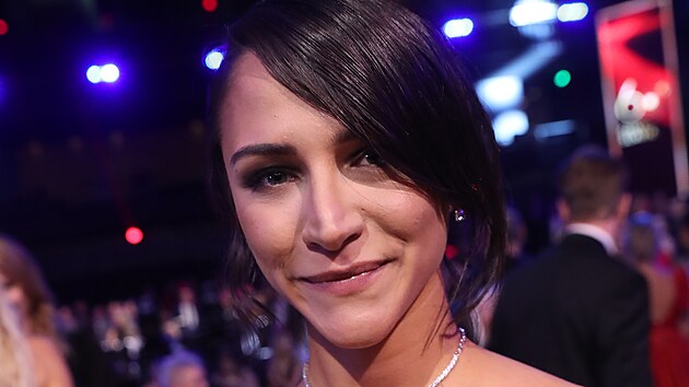 Eva Bure�ov� se stala dle ankety �esk� slav�k t�et� nejpopul�rn�j�� zp�va�kou roku (12. listopadu 2022).