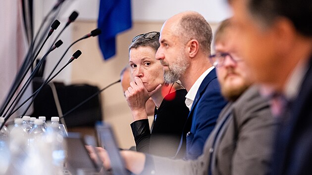 Ustavující jednání zastupitelů v Hradci Králové zvolilo primátorkou Pavlínu Springerovou. (15. listopadu 2022)