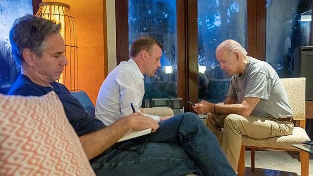 Americk prezident Joe Biden s ministrem zahrani Anthony Blinkenem a poradcem pro nrodn bezpenost Jakem Sullivanem po jednn s polskm prezidentem Andrzejem Dudou (16. listopadu 2022)