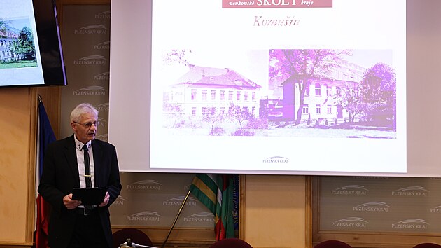 Třetí díl unikátní publikace Zaniklé venkovské školy Plzeňského kraje právě vyšel. Jejím autorem je Miloslav Michalec (na snímku).