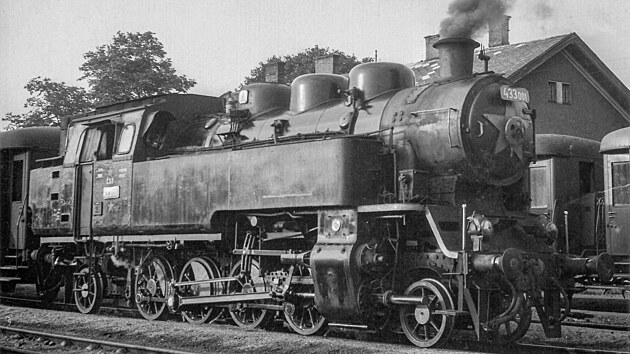Parn lokomotiva 433.001 ve stanici Chornice