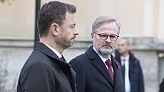 Premiér Petr Fiala (ODS) se svým slovenským protjkem Eduardem Hegerem...