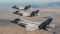 Letouny F-35 páté generace, o které má zájem eská republika.