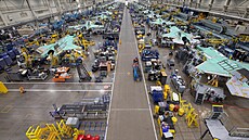 Továrna Air Force Plant 4 na výrobu letoun F-35 v texaském Fort Worth