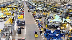 Továrna �Air Force Plant 4� na výrobu letoun� F-35 v texaském Fort Worth