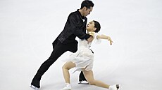 Japonský pár Kana Muramotová a Daisuke Takahaši během svého volného tance na...