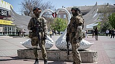 Ukrajinci vstupují do manelského svazku i bhem války. (30. dubna 2022)
