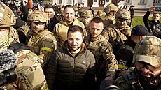 Ukrajinský prezident Volodymyr Zelenskyj navštívil osvobozený Cherson. (14....