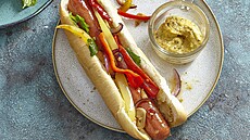 Hot-dog s paprikovm sot