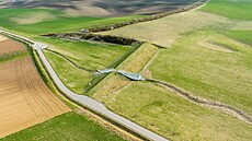 ardice chrání ped povodnmi mimo jiné tyi poldry, tedy vyhloubené...