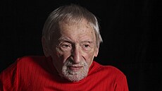 Malí�, grafik a literát Milo� Petera