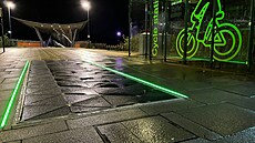 Chodci v britském Telfordu mohou chůzí po speciálním chodníku generovat...