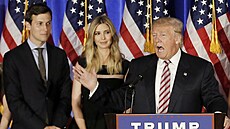 Jared Kushner, Ivanka Trumpová a její otec Donald Trump během prezidentské... | na serveru Lidovky.cz | aktuální zprávy