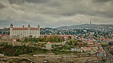 Součástí panoramatického snímku z věže UFO je například i Bratislavský hrad...