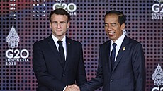 Francouzský prezident Emmanuel Macron na summitu G20 na ostrov Bali (15....