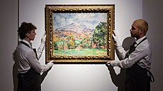 V dra�b� se objevila i krajinomalba s názvem �Mont Sainte-Victoire p�i pohledu...