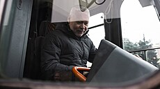 V Charkov zahájila provoz první z tramvají, které mstu daroval praský...
