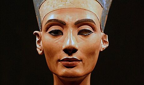 Královna Nefertiti je perlou egyptské historie. Djiny zem u Nily jsou vak...