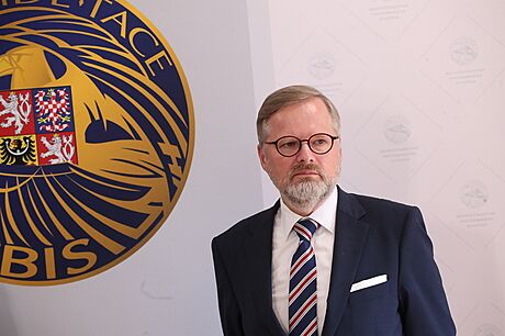 Premiér Petr Fiala na mimoádné tiskové konferenci s editelem Bezpenostní...