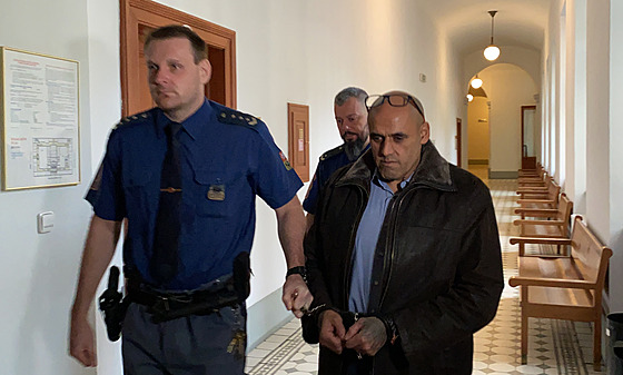 Krajský soud v Plzni zaal eit únorové pobodání na karlovarské ubytovn....