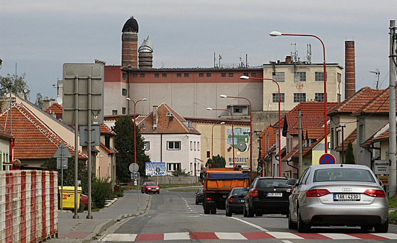 Z uherskohradišťské místní části Jarošov by měl hustou dopravu odvést plánovaný obchvat.  