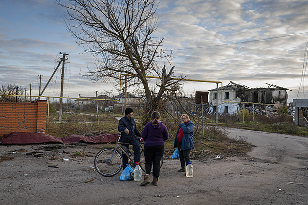 Ruské síly v noci ostřelovaly Mykolajiv, Ukrajinci postupují u Bachmutu