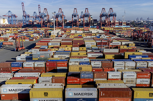 Námořní Hedvábná stezka děsí Západ. Čína skupuje přístavy po celém světě
