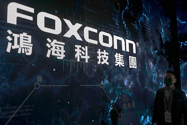 Komplikace pro Apple. Z čínské továrny Foxconn odešly tisíce pracovníků