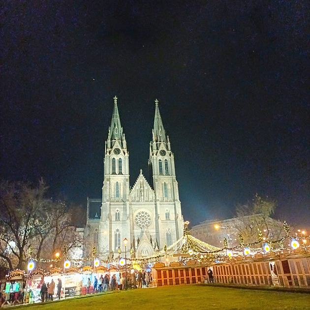 <p>Vánoční trhy na náměstí Míru Praha 2</p>