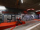 V podchodu pod Hlávkovým mostem se otevelo sportovit pro skateboarding, BMX...