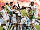 Írántí fotbalisté slaví v utkání proti Walesu gól vstelený v nastaveném ase.