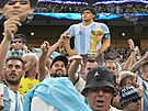 Argentintí fanouci vyhlíejí zápas proti Mexiku.