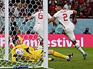 Marotí fotbalisté se radují z gólu proti Belgii, který vak byl vzáptí...