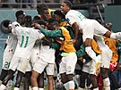 Fotbalisté Senegalu se radují z gólu Ismaila Sarra proti Ekvádoru.