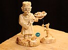 ezb Jaroslav Bene vyezal pro svj betlm figurku lotickho tvarke...