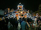 V trval�m oble�en� lid� je i tradi�n� adventn� zvoni�ka na plze�sk�m n�m�st�...