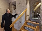 Far Roman Dvok ukazuje vsledky rekonstrukce kosteln ve.