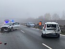 Hromadn nehoda ty automobil uzavela silnici u Litic.