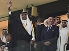 Katarský vládce Tamím bin Hamad Ál Thání si zahajovací ceremoniál MS 2022...