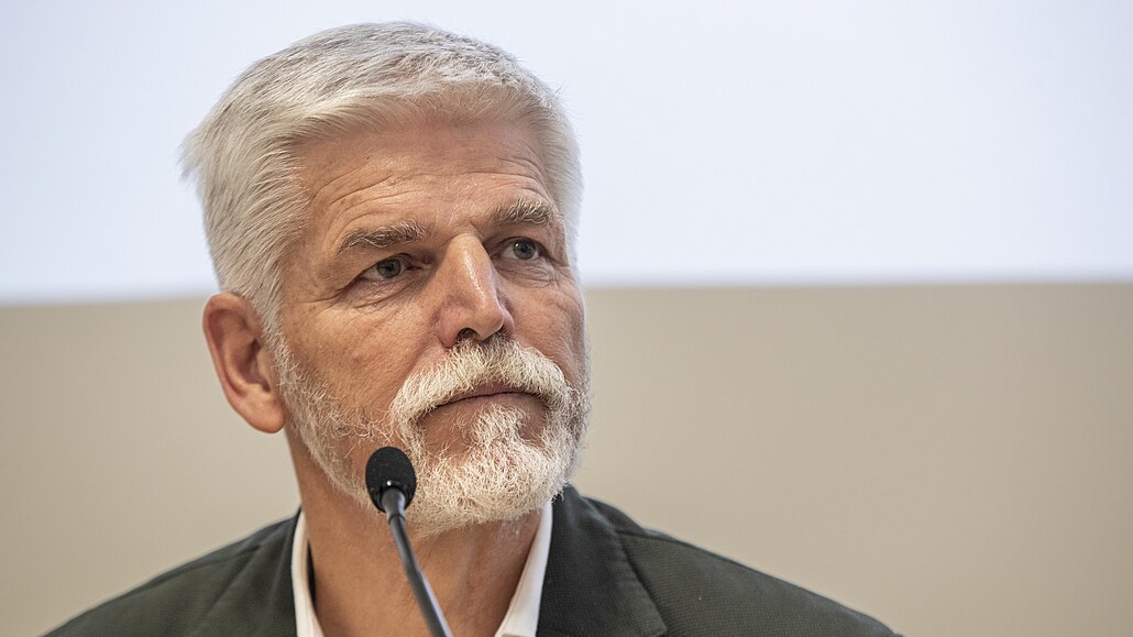 Kandidát na prezidenta Petr Pavel p�edstavil sv�j poradní tým a principy,...
