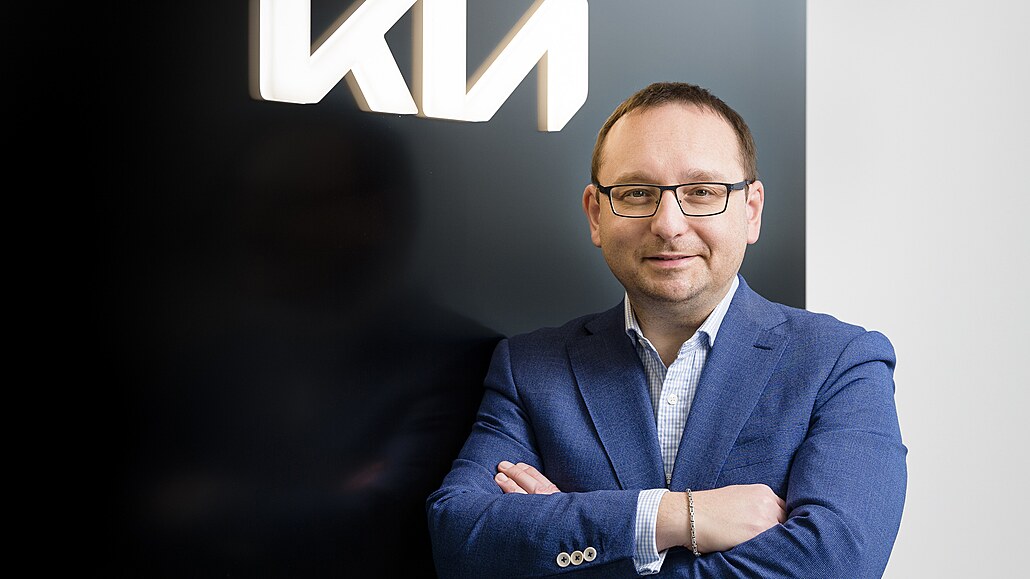 Generální �editel Kia �R Arno�t Barna