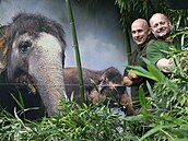 O slony se v ústecké zoologické zahradě staral tým tří chovatelů, dva z nich...