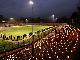 20 000 svíek se rozsvítilo v nmeckém Hernu jako vzpomínka na dlníky, kteí...