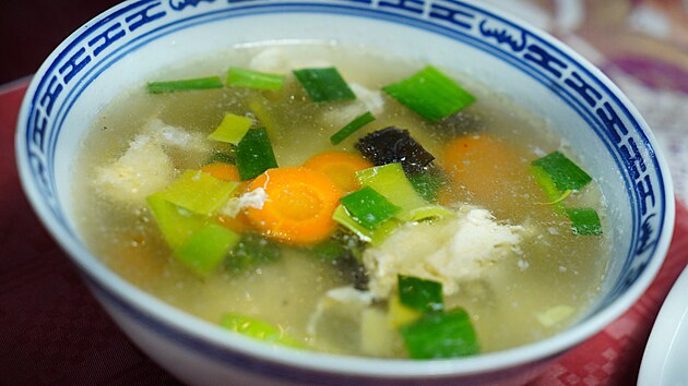 Čínská polévka s černými houbami
