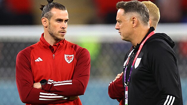 Vel�an Gareth Bale (vlevo) p�ed z�pasem se Spojen�mi st�ty