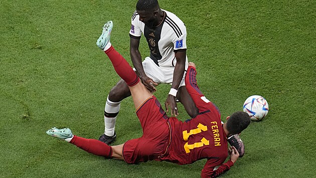 N�meck� stoper Antonio R�diger a Ferran Torres ze �pan�lska